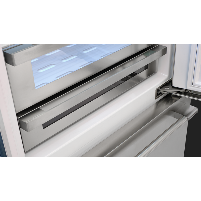 Fulgor Milano 18.5 cu.ft Pro Fridge/Freezer, 700 Series, RH, Stainless Cladded Top Compressor Unit, Pro Badge, Handle, Single Convertible Bottom Drawer, 2 Temp Zones, White Interior, Ice Maker