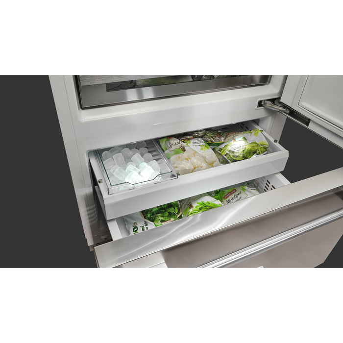 Fulgor Milano 18.5 cu.ft Pro Fridge/Freezer, 700 Series, RH, Stainless Cladded Top Compressor Unit, Pro Badge, Handle, Single Convertible Bottom Drawer, 2 Temp Zones, White Interior, Ice Maker