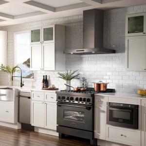 ZLINE Convertible Vent Wall Mount Range Hood in Black Stainless Steel with Crown Molding (BSKENCRN)